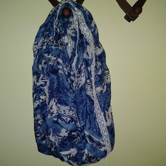 Scarf - Picture 1 of 1